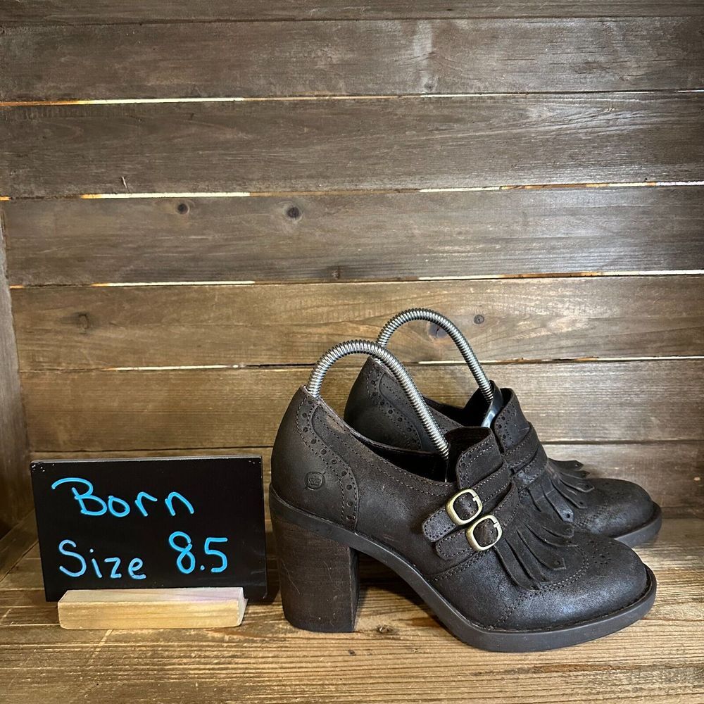 New Womens Born Hazel Distress Brown Leather Heeled Ankle Booties Shoes Size 8.5